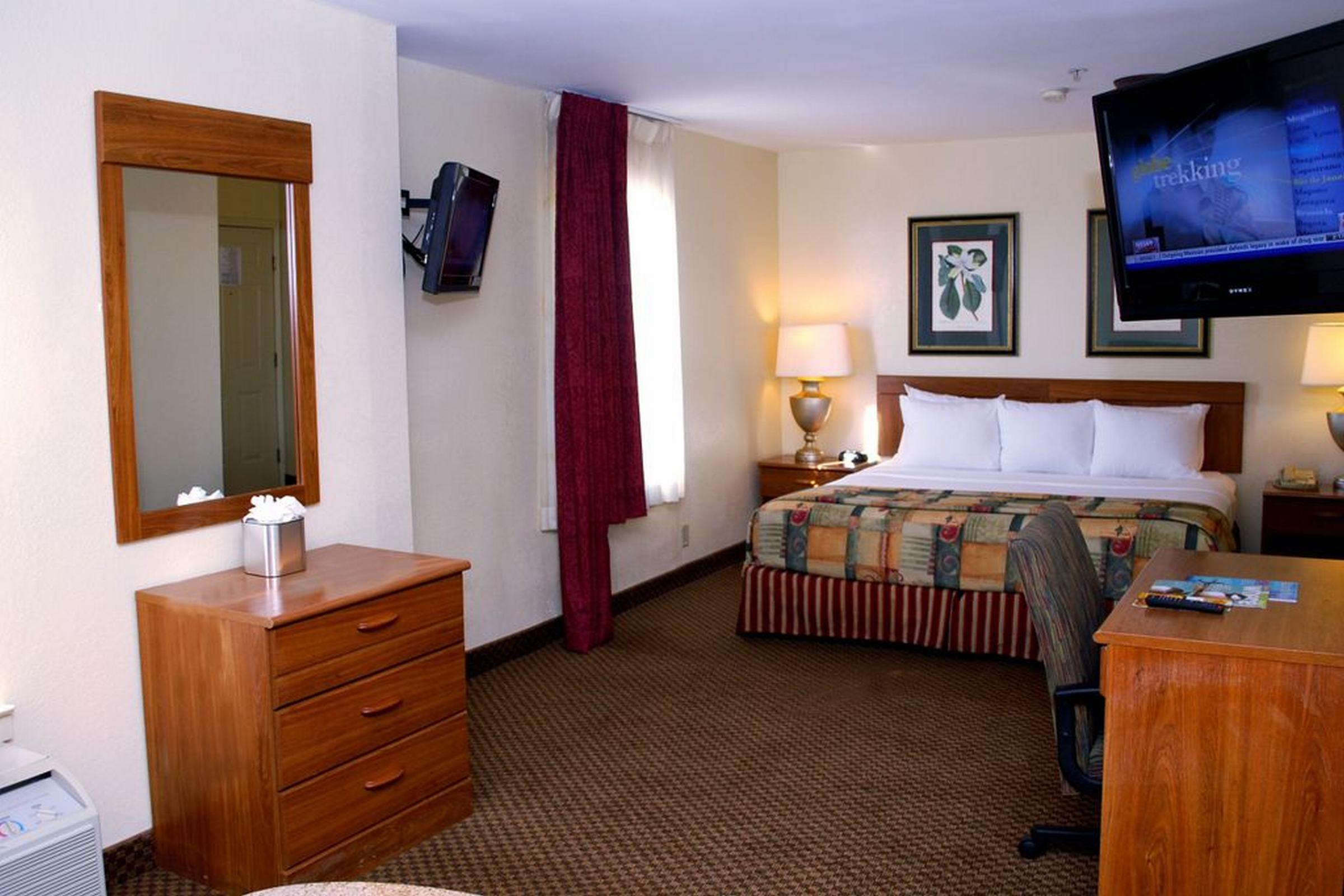 Clarion Inn & Suites Atlanta Downtown Exterior photo