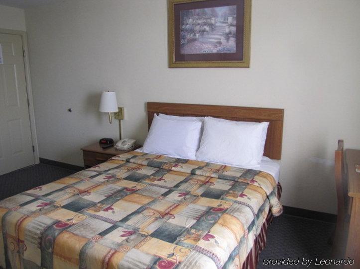 Clarion Inn & Suites Atlanta Downtown Room photo
